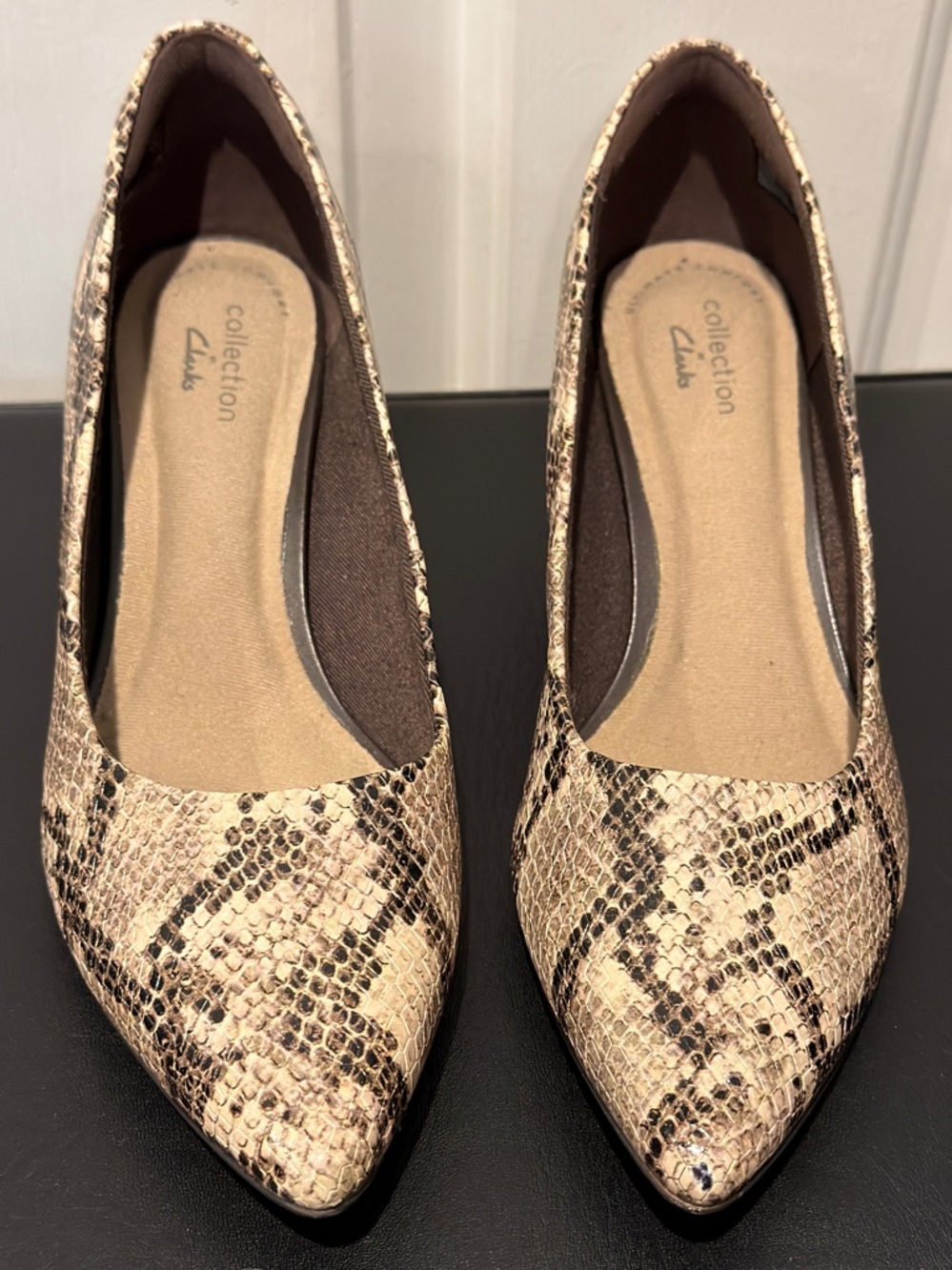 Women's Clarks Linvale Jerica ivory, black, grey snake print pumps size 7.5 M